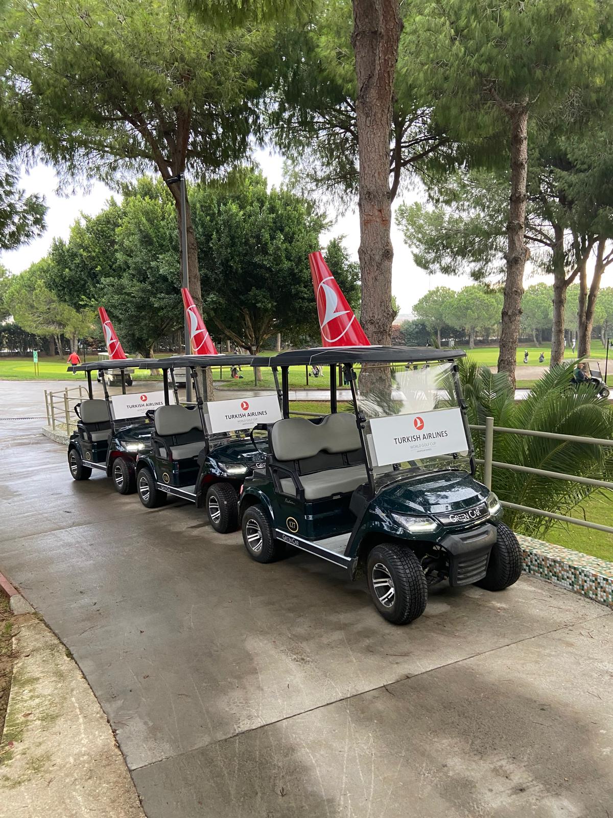 Marka giydirmeli golf arabası filosu